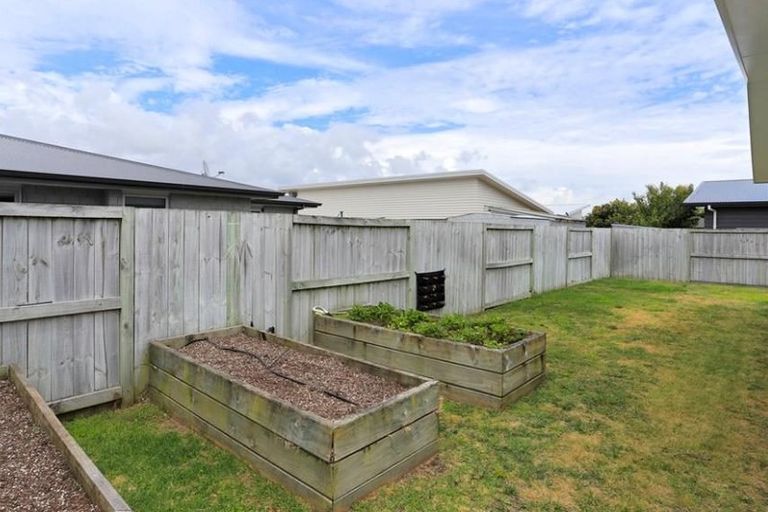 Photo of property in 5 Butterworth Crescent, Papamoa Beach, Papamoa, 3118