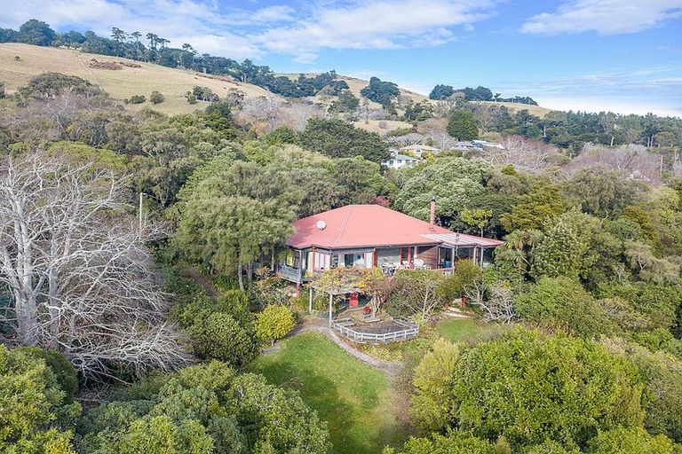 Photo of property in 3 Howard Street, Macandrew Bay, Dunedin, 9014