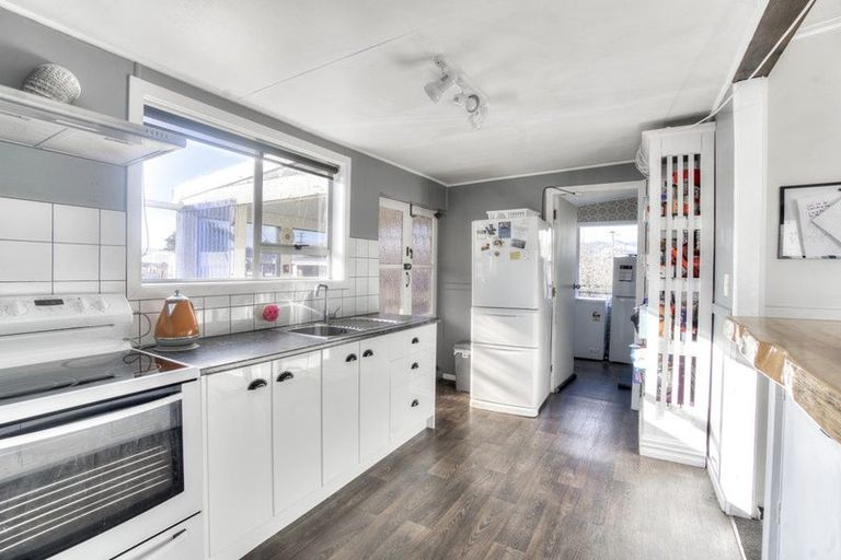 Photo of property in 8 Mill Street, Milton, 9220