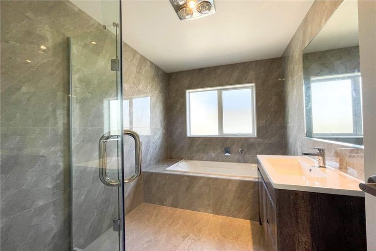 Photo of property in 6 Sai Ridge Close, Pukekohe, 2120