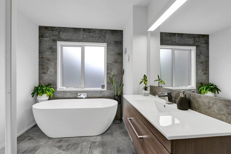 Photo of property in 73 Hine Street, New Plymouth, 4310