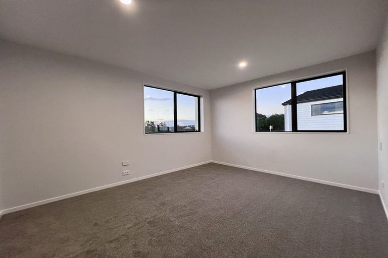 Photo of property in 130 Bradbury Road, Botany Downs, Auckland, 2010