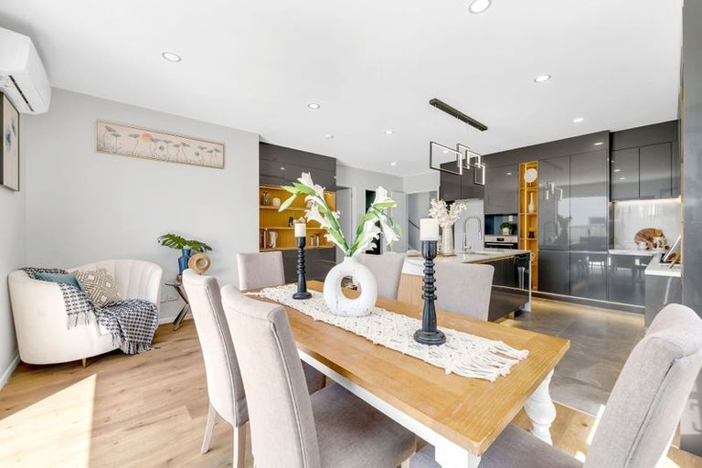 Photo of property in 22 Korowhiti Road, Clarks Beach, 2122