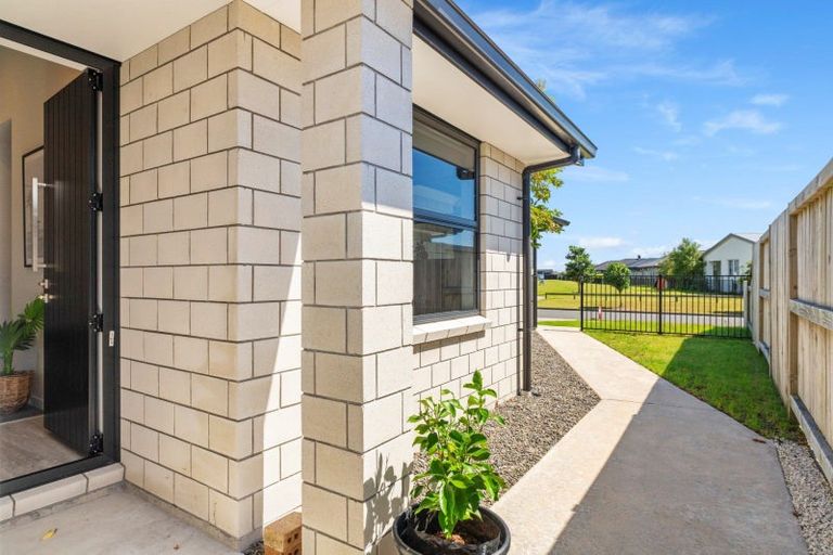 Photo of property in 81 Te Kio Crescent, Papamoa Beach, Papamoa, 3118