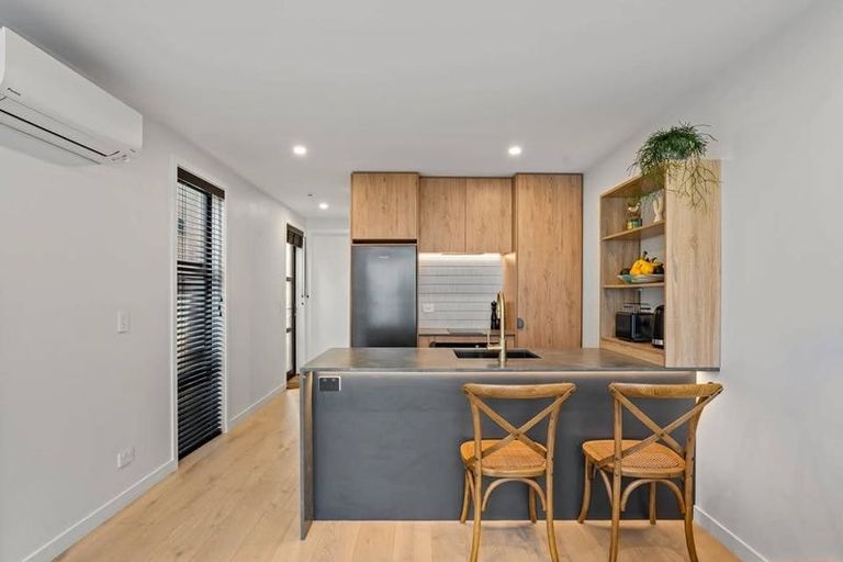 Photo of property in 51 Ryan Loop, Jacks Point, 9371