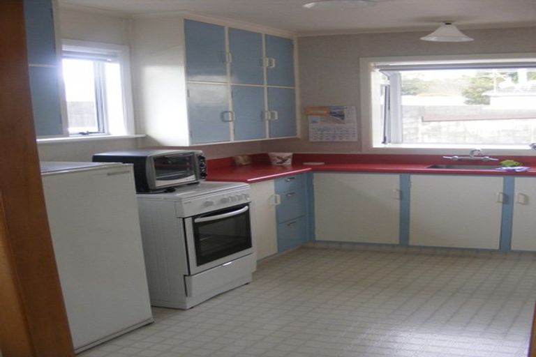 Photo of property in 8 Trafalgar Street, Westown, New Plymouth, 4310