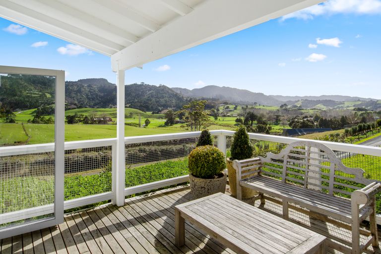 Photo of property in 395a Matakana Valley Road, Matakana, Warkworth, 0985
