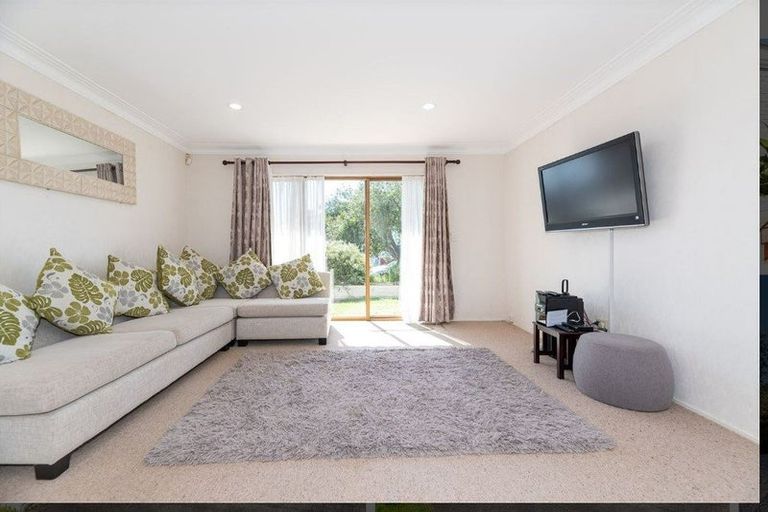 Photo of property in 1/1 Akehurst Avenue, New Lynn, Auckland, 0600