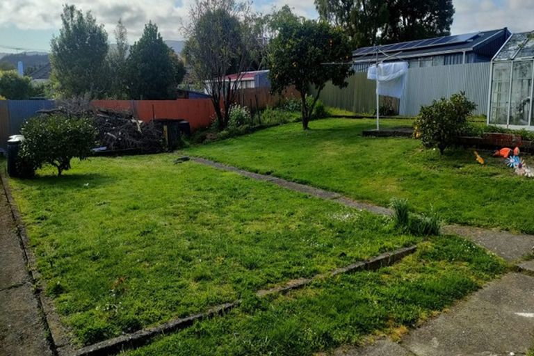 Photo of property in 14 Oxford Crescent, Ebdentown, Upper Hutt, 5018