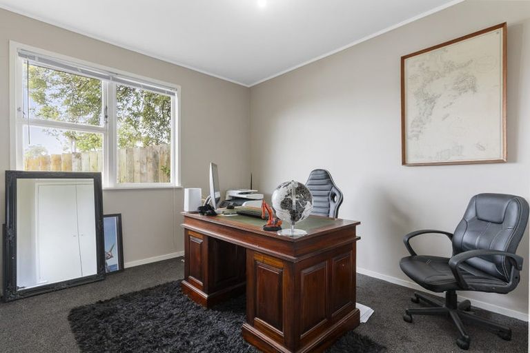 Photo of property in 234 Triangle Road, Massey, Auckland, 0614