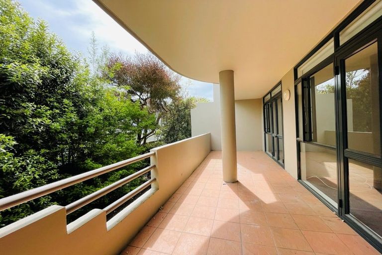 Photo of property in 2/21 Hewitts Road, Merivale, Christchurch, 8014