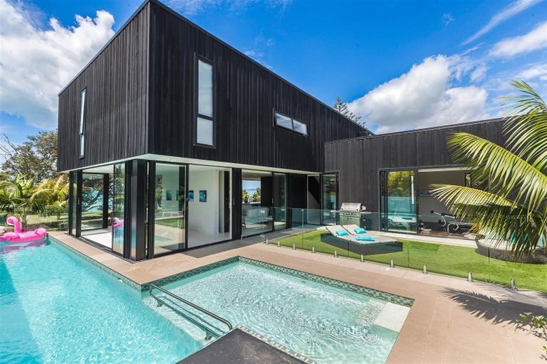 Photo of property in 36 Oceania Place, Mellons Bay, Auckland, 2014