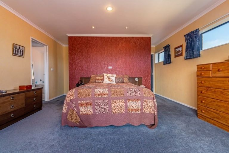 Photo of property in 32 Andrews Street, Foxton Beach, Foxton, 4815