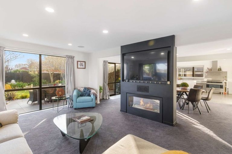 Photo of property in 66 Regency Crescent, Redwood, Christchurch, 8051