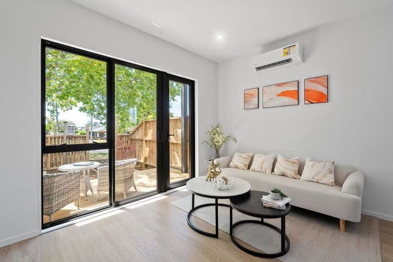 Photo of property in 11/20 Seabrook Avenue, New Lynn, Auckland, 0600