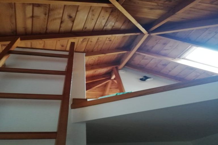 Photo of property in 43 Totara Street, Eastbourne, Lower Hutt, 5013