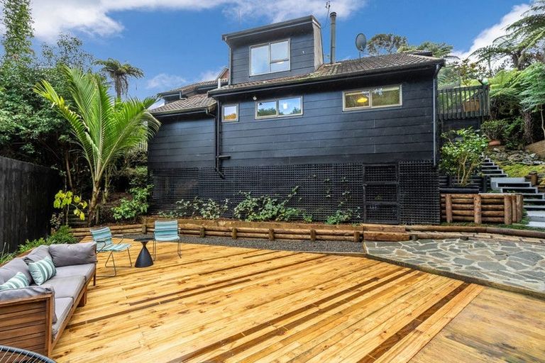 Photo of property in 2/33 Sapphire Place, Bayview, Auckland, 0629