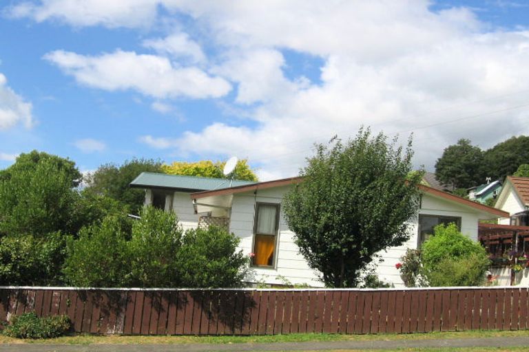 Photo of property in 9a Crystal Grove, Birchville, Upper Hutt, 5018