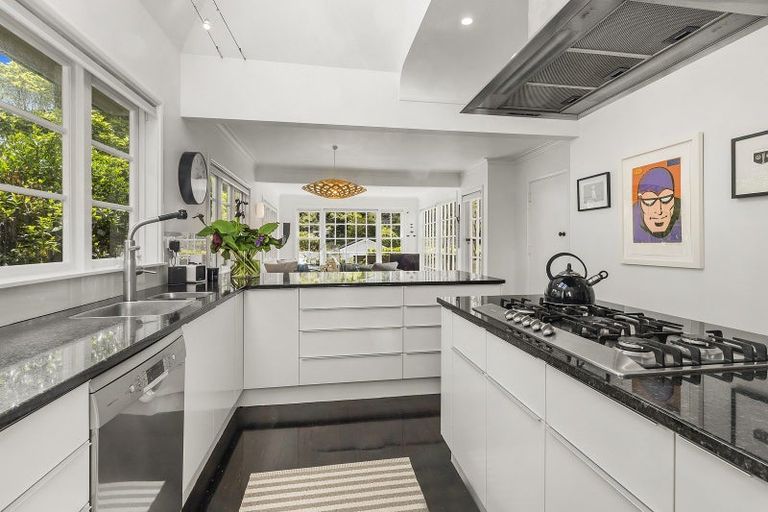 Photo of property in 21 Fancourt Street, Karori, Wellington, 6012