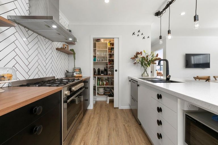 Photo of property in 15 Pimelea Street, Papamoa Beach, Papamoa, 3118