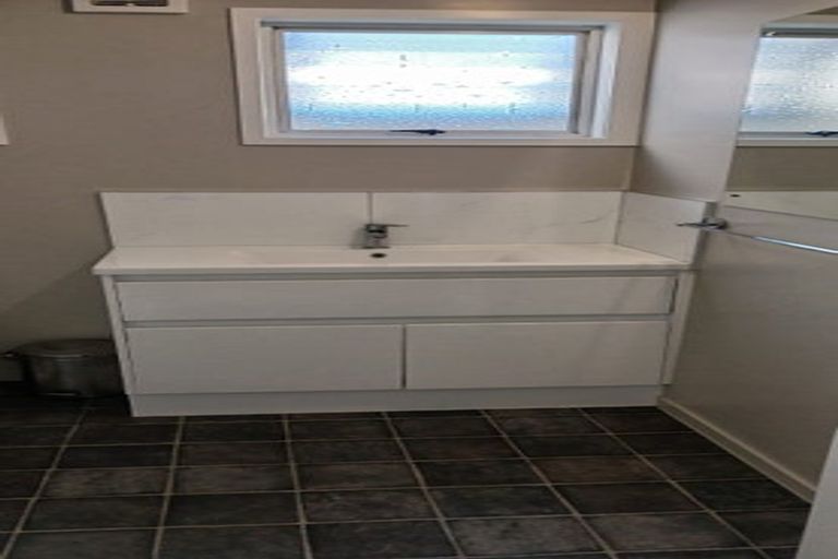 Photo of property in 109a Mokoia Road, Birkenhead, Auckland, 0626