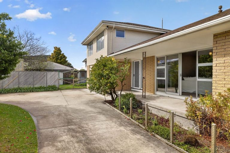 Photo of property in 20 Delaware Crescent, Russley, Christchurch, 8042