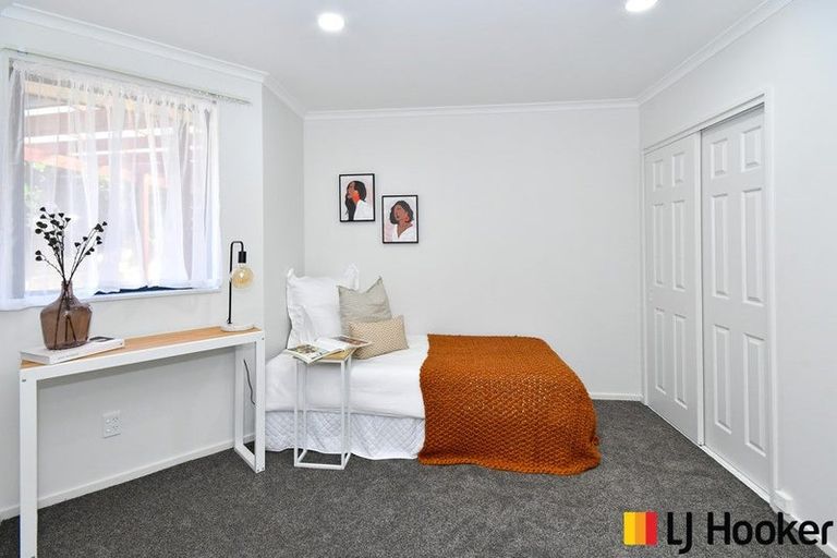 Photo of property in 8a Norman Close, The Gardens, Auckland, 2105