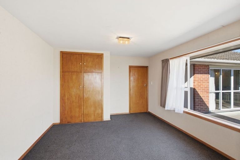 Photo of property in 33 Staveley Street, Avonhead, Christchurch, 8042