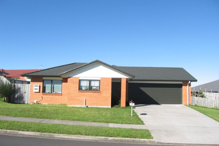 Photo of property in 4 Loughinisland Place, Weymouth, Auckland, 2103
