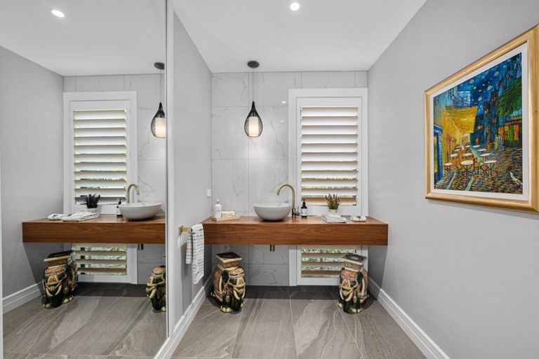 Photo of property in 9 Craig Road, Milford, Auckland, 0620