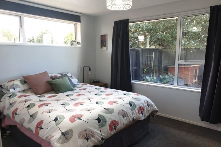 Photo of property in 2/110b Withells Road, Avonhead, Christchurch, 8042