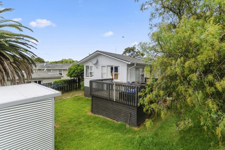 Photo of property in 24 Ronald Place, Manurewa, Auckland, 2102