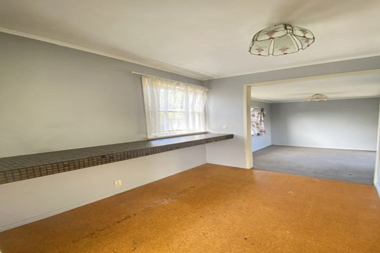 Photo of property in 11 Beswick Place, Birkdale, Auckland, 0626