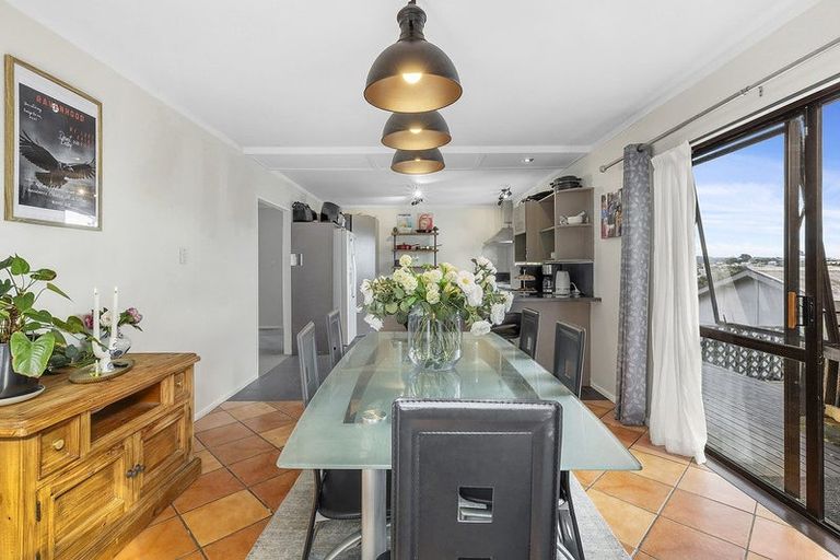 Photo of property in 8 The Bollard, Whitby, Porirua, 5024