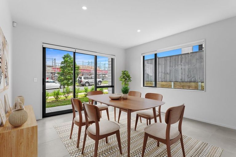 Photo of property in 10 Seafoam Road, Rosehill, Papakura, 2113