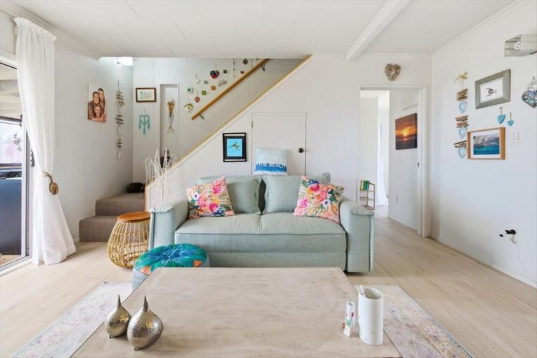 Photo of property in 21 Whenuariri Place, Maketu, Te Puke, 3189