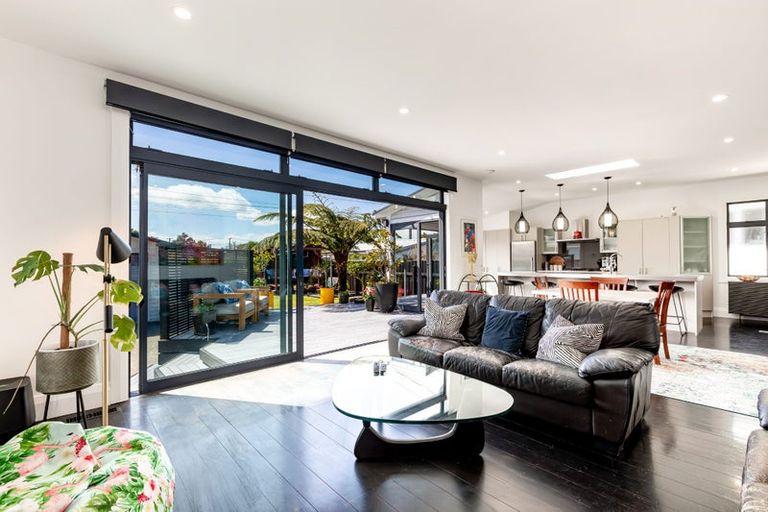 Photo of property in 15 North Street, Petone, Lower Hutt, 5012