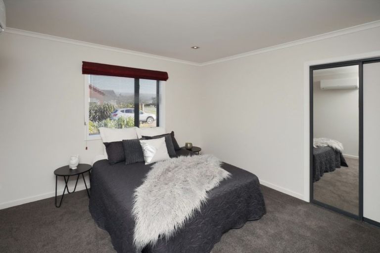 Photo of property in 46 Foresters Crescent, Parklands, Christchurch, 8083