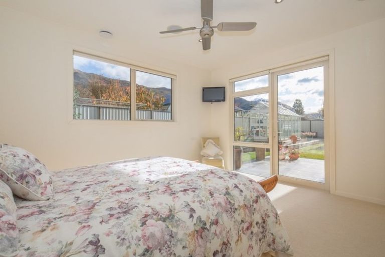 Photo of property in 22 Old Station Avenue, Wanaka, 9305