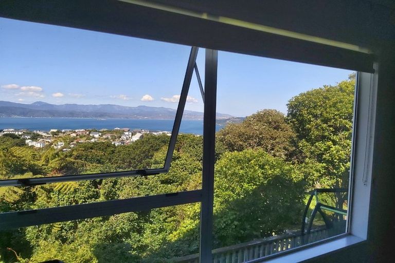 Photo of property in 24a Gurkha Crescent, Khandallah, Wellington, 6035