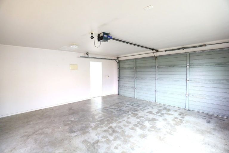 Photo of property in 24 Ashmere Lane, Weymouth, Auckland, 2103