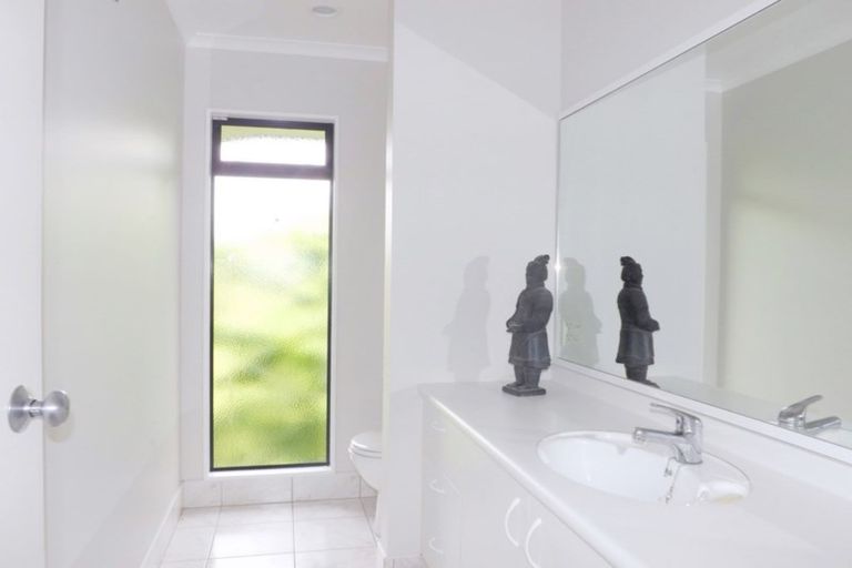 Photo of property in 8 Clifford Close, Levin, 5510