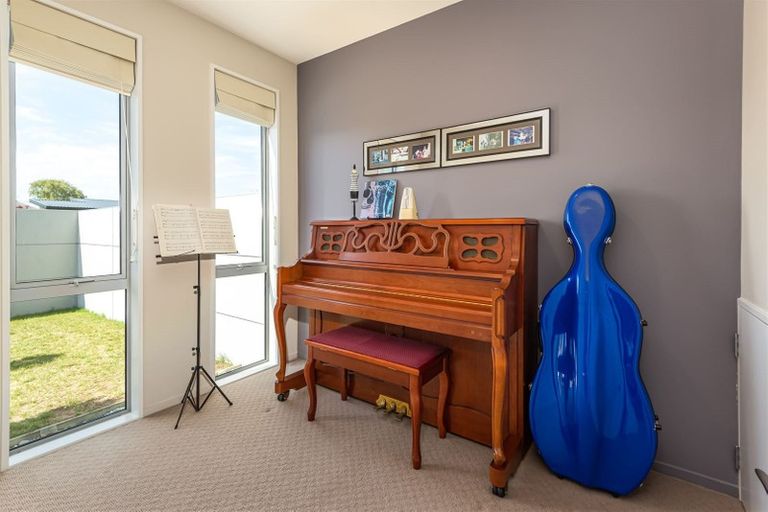 Photo of property in 64 Westpark Drive, Burnside, Christchurch, 8053