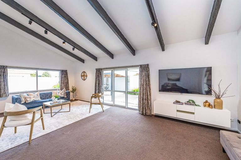 Photo of property in 8 Akepiro Place, Tawhero, Whanganui, 4501