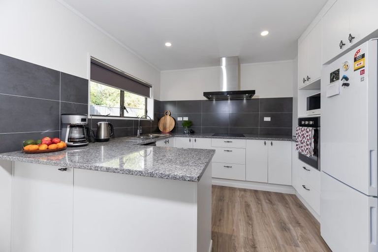 Photo of property in 2/168 Prince Regent Drive, Farm Cove, Auckland, 2012