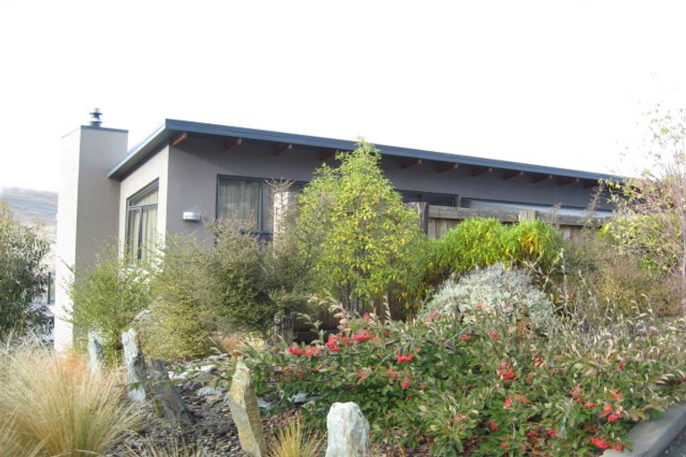 Photo of property in 18 Olivers Place, Queenstown, 9300