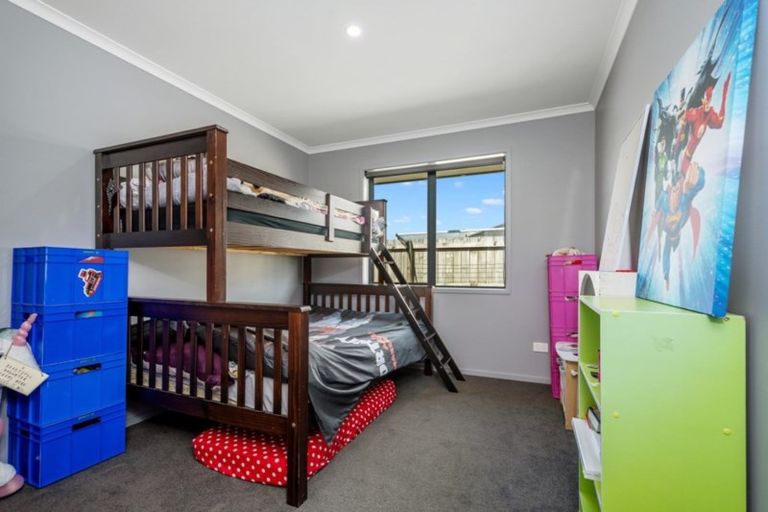 Photo of property in 27 Leet Crescent, Papamoa Beach, Papamoa, 3118