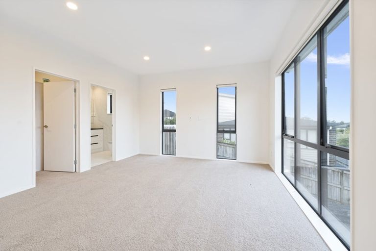 Photo of property in 55 Platinum Rise, Ranui, Auckland, 0612