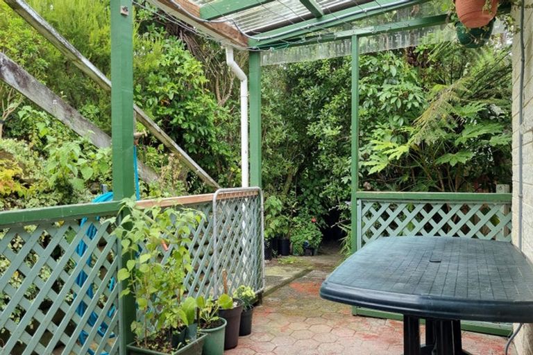 Photo of property in 4 Bella Grove, Naenae, Lower Hutt, 5011