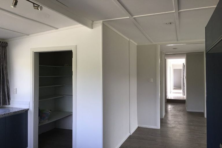 Photo of property in 695 State Highway 16, Kumeu, 0891